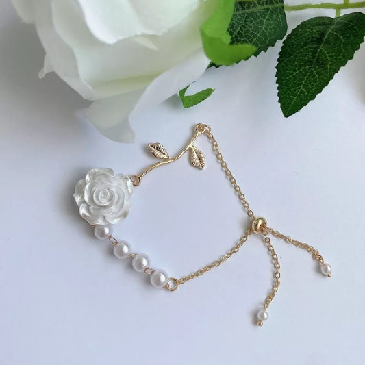 White Rose & Pearl Charm Bracelet – Elegant Floral Design