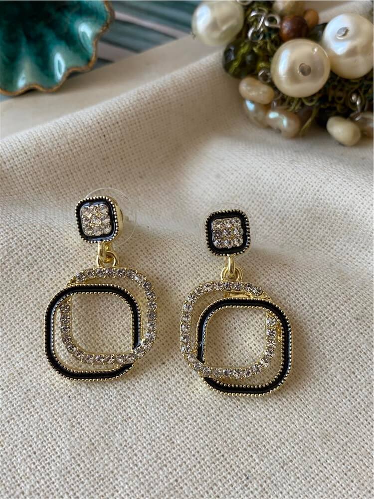 Regal Radiance Geometric Drop Earrings – Mehnam Luxe Edition